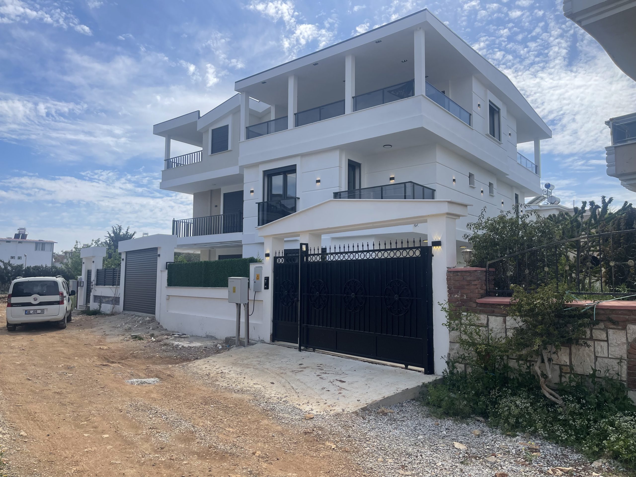 DİDİM ALTINKUMDA SATILIK 5+1 VİLLA